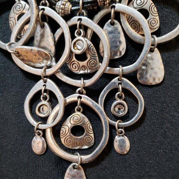 Women Silver Tone Open Hoop Ring Statement Necklace Jewelry with Lobster Clasp - Picture 3 of 5